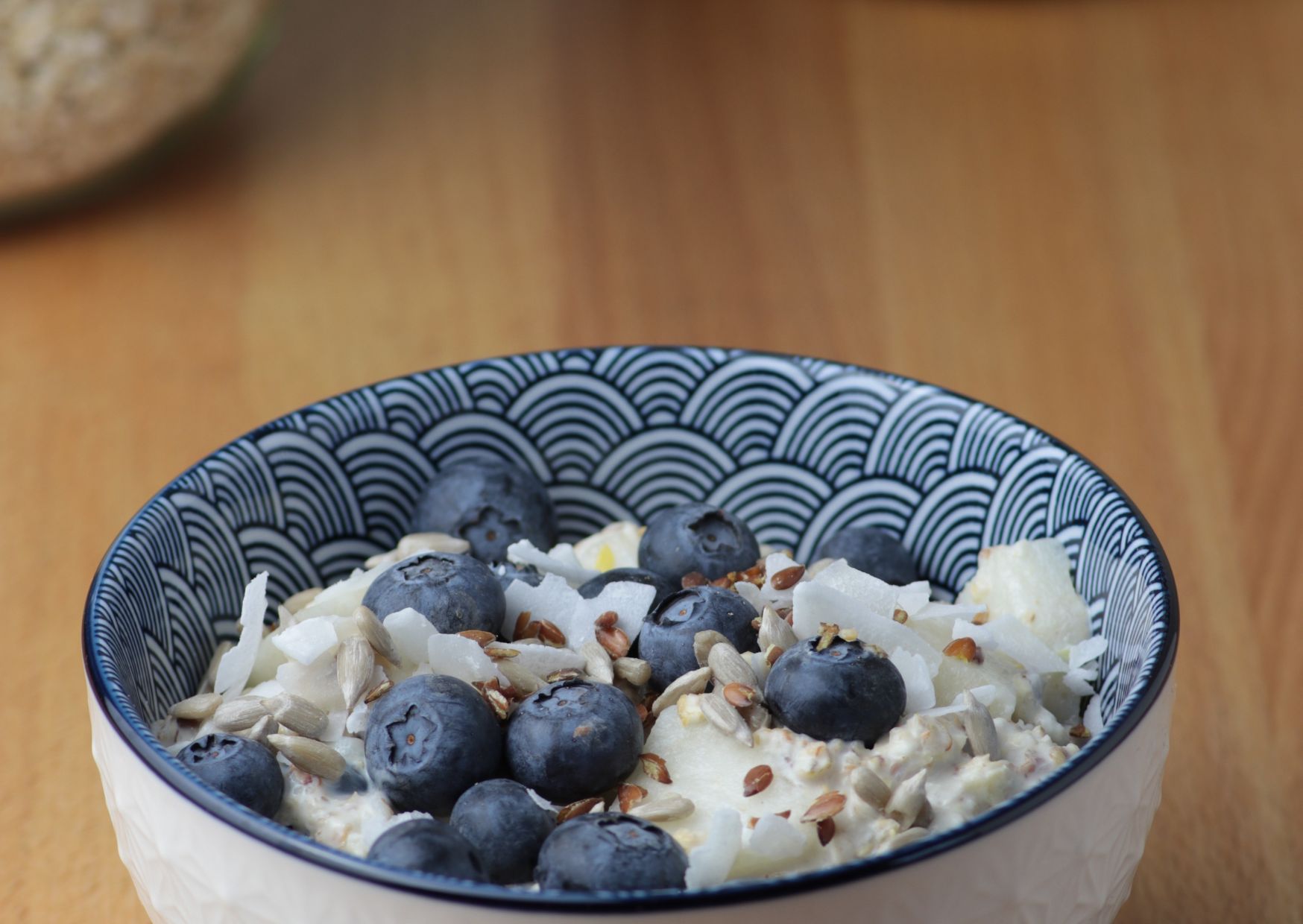 Havermout met blauwe bessen en kokos
